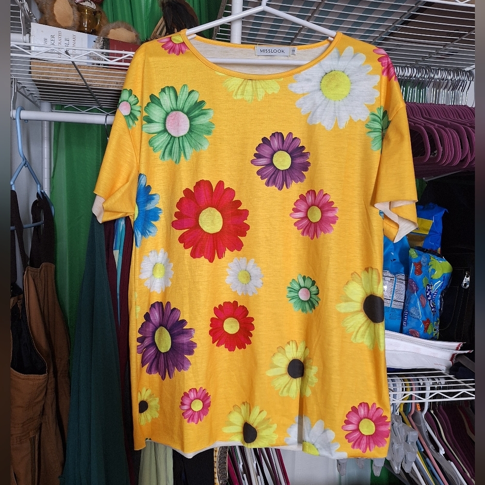 Misslook size small yellow t-shirt flower print